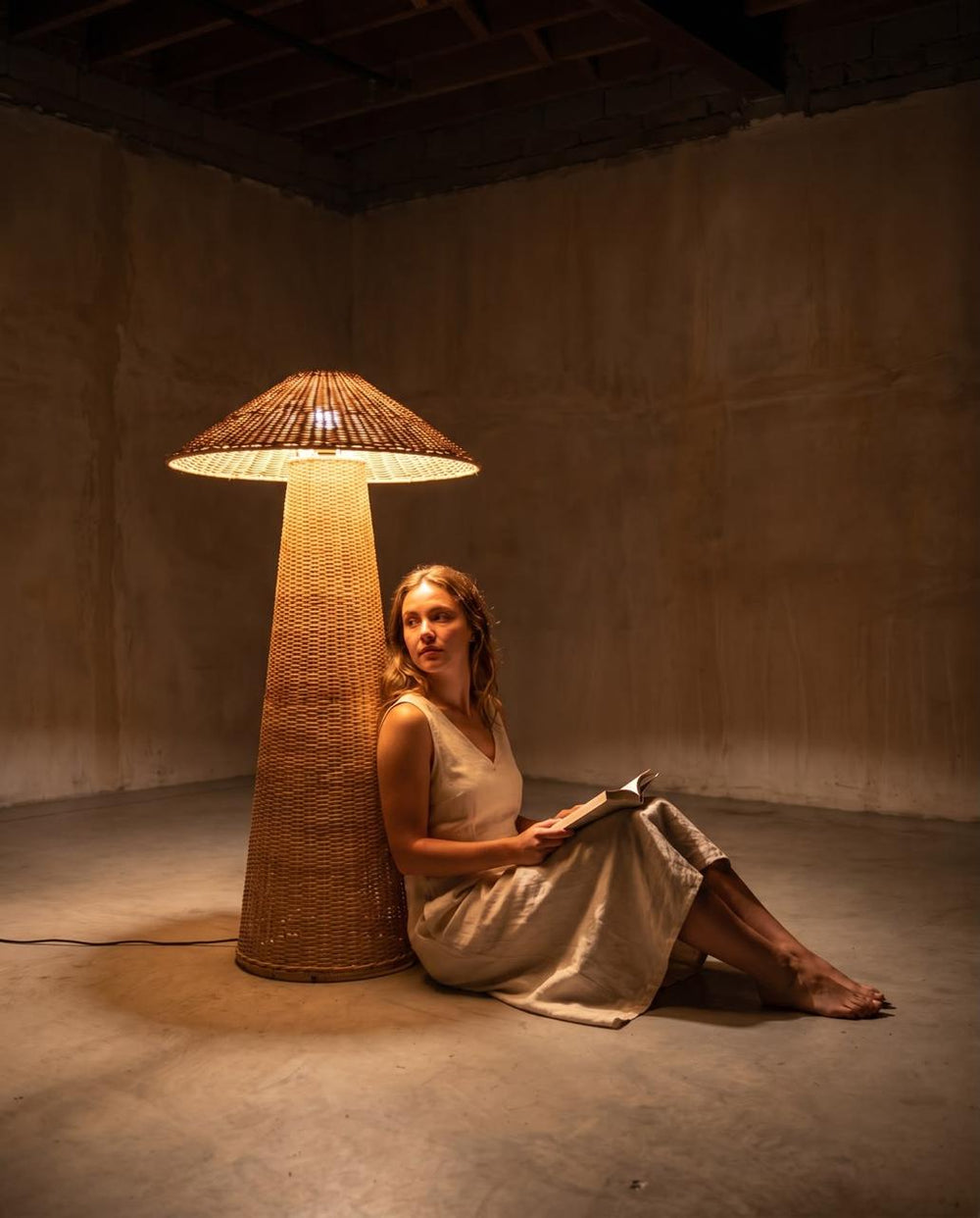 lumera-floor-lamp