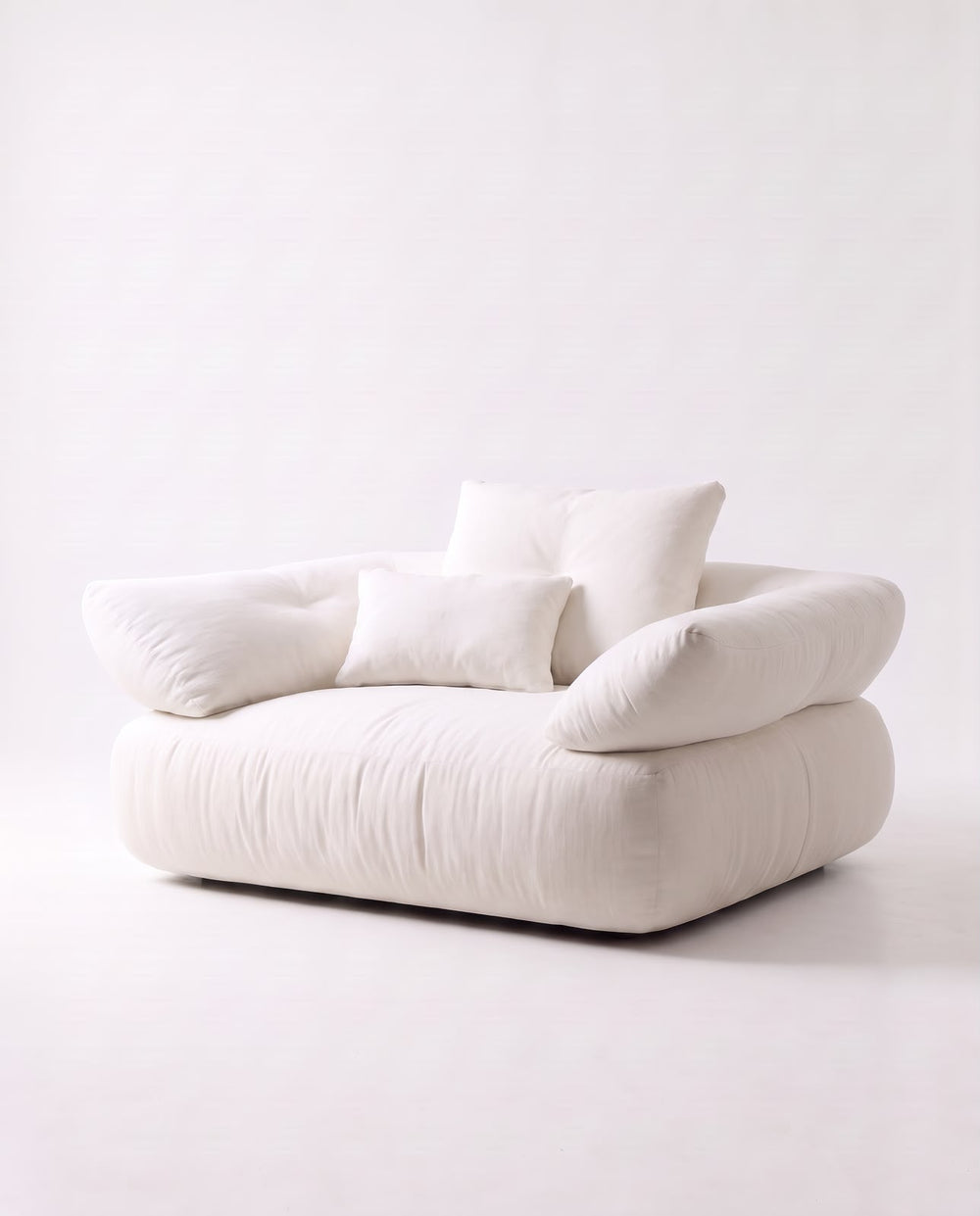NUBE Lounge Chair
