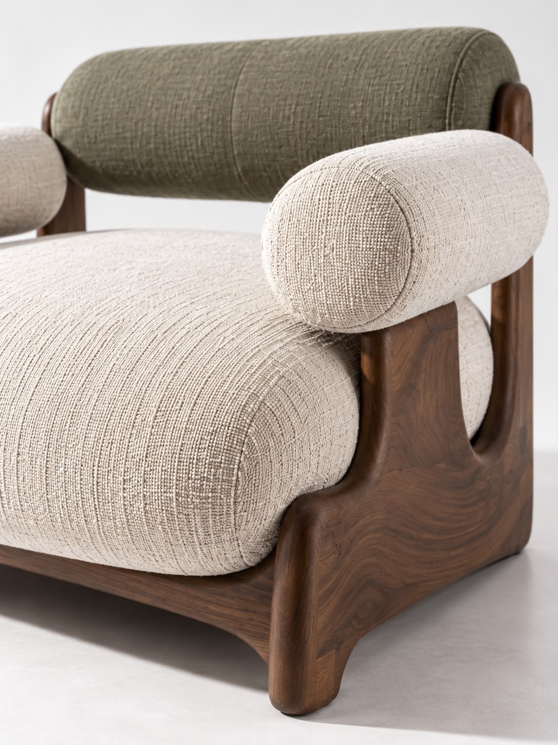 RIVO Sculptural Lounge Chair