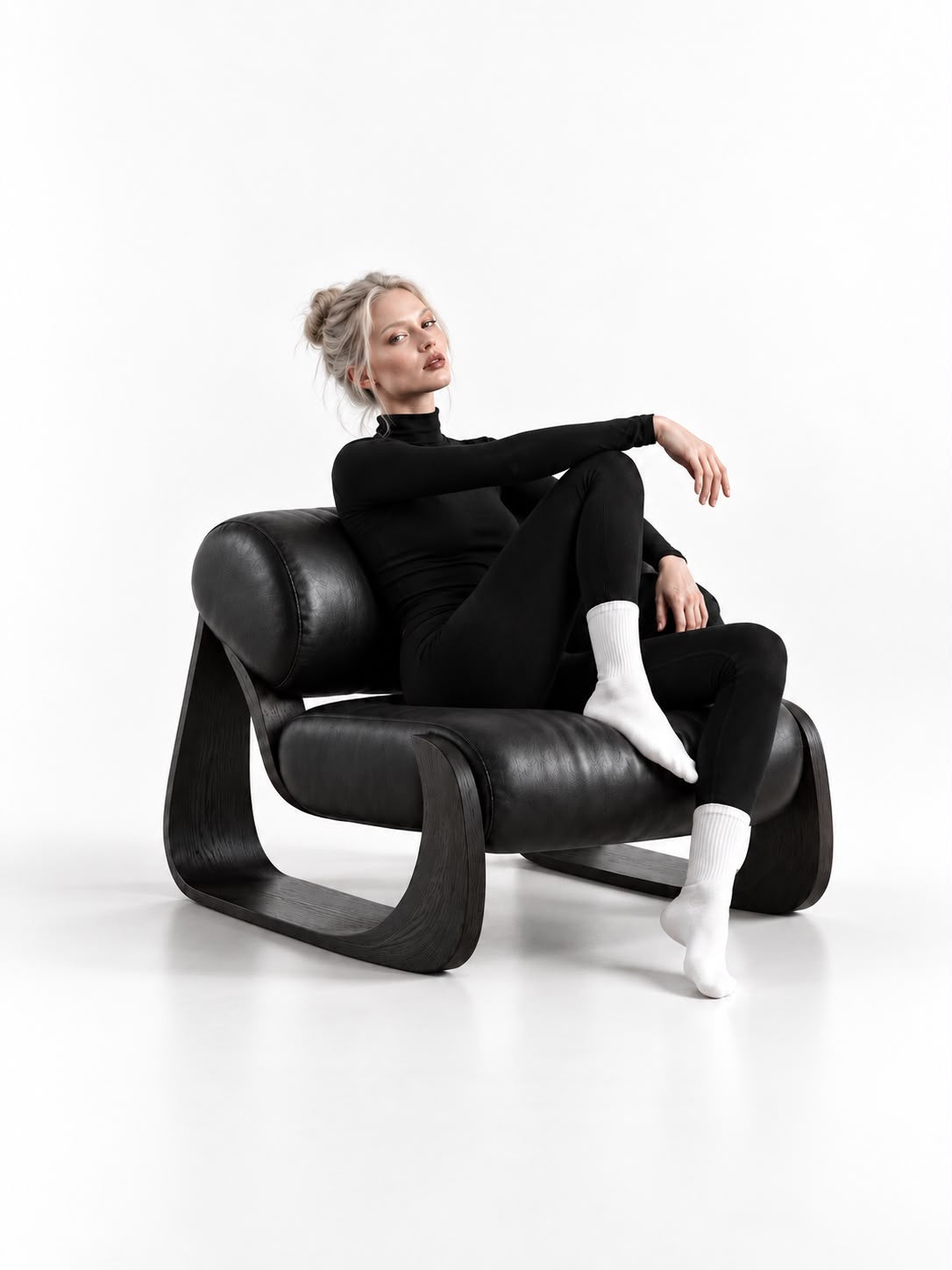 RIVA Loop Lounge Chair
